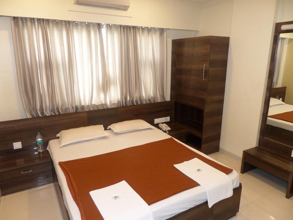 Sai Heera Residency Hotel Shirdi Værelse billede