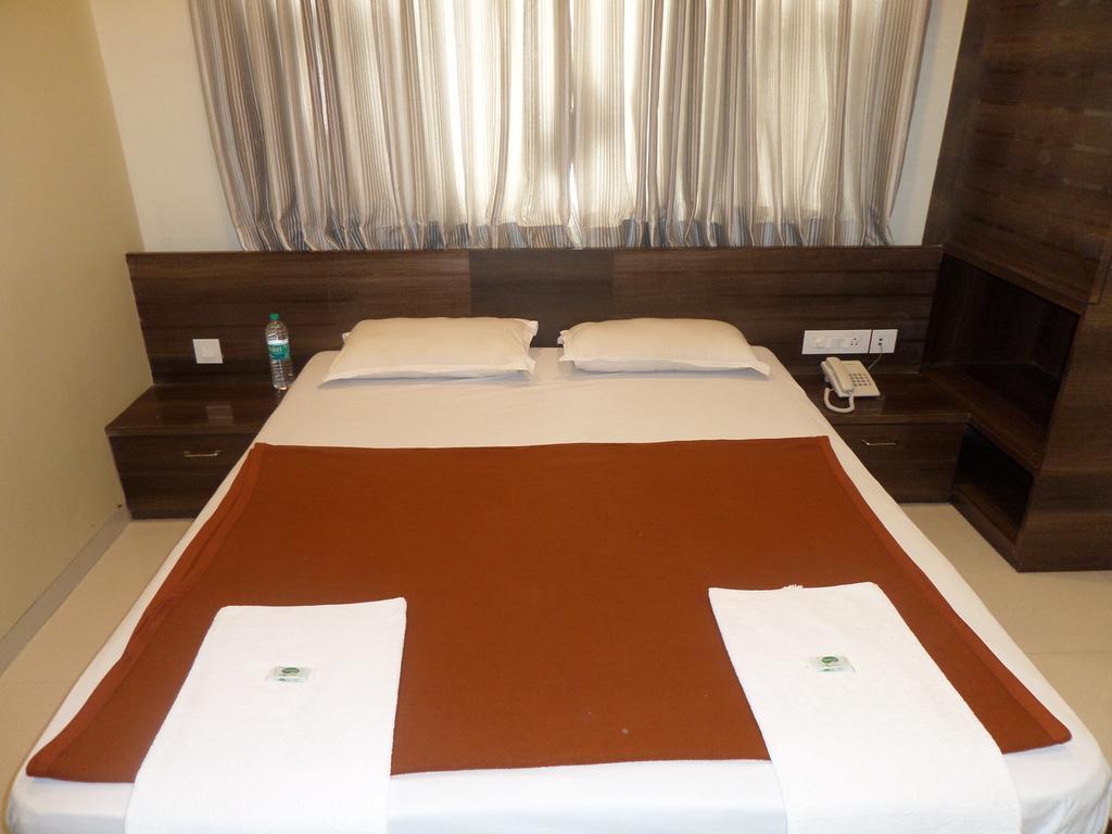 Sai Heera Residency Hotel Shirdi Værelse billede