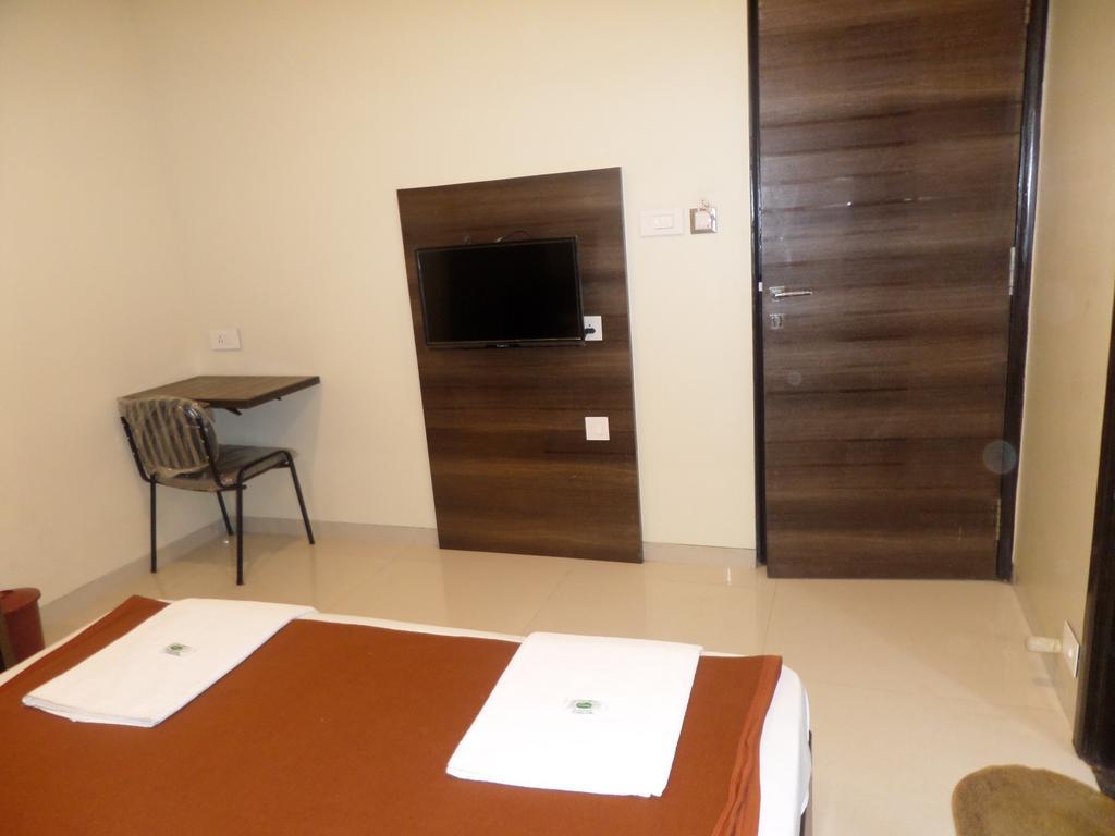 Sai Heera Residency Hotel Shirdi Værelse billede