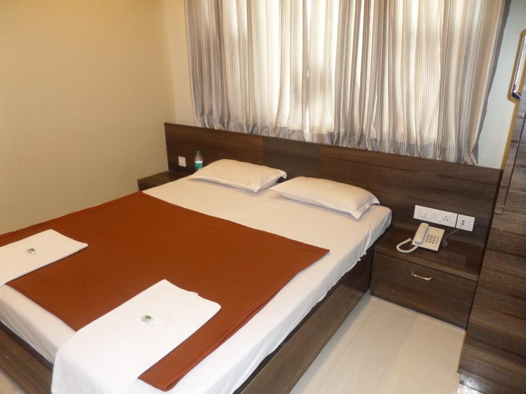 Sai Heera Residency Hotel Shirdi Værelse billede