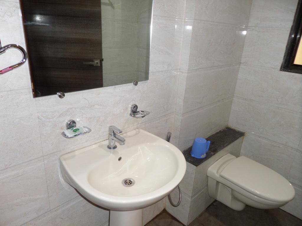 Sai Heera Residency Hotel Shirdi Værelse billede