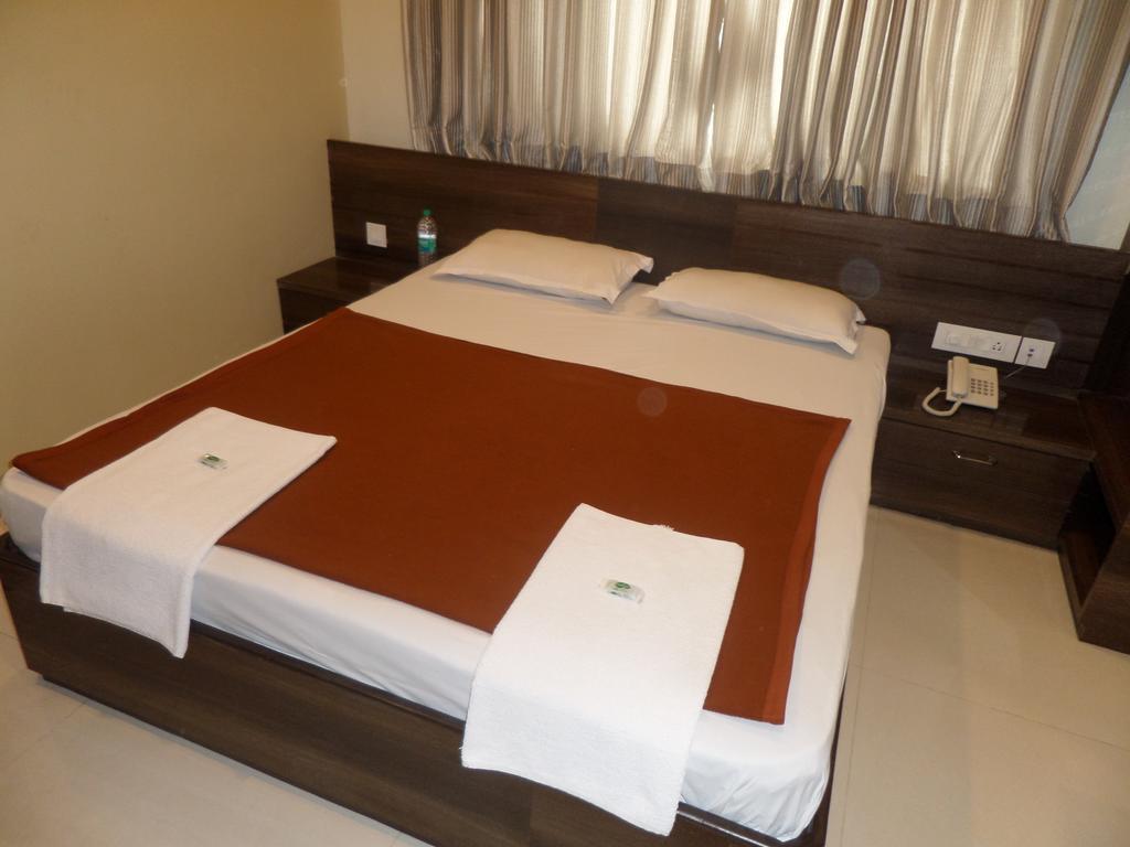 Sai Heera Residency Hotel Shirdi Værelse billede