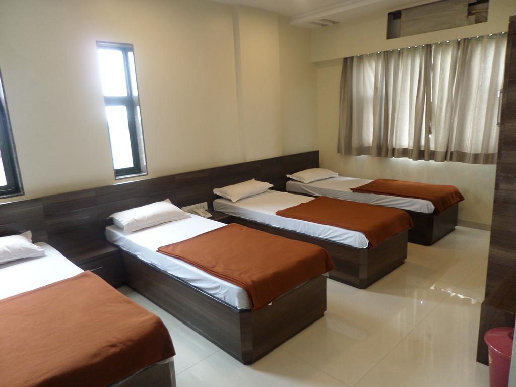 Sai Heera Residency Hotel Shirdi Værelse billede